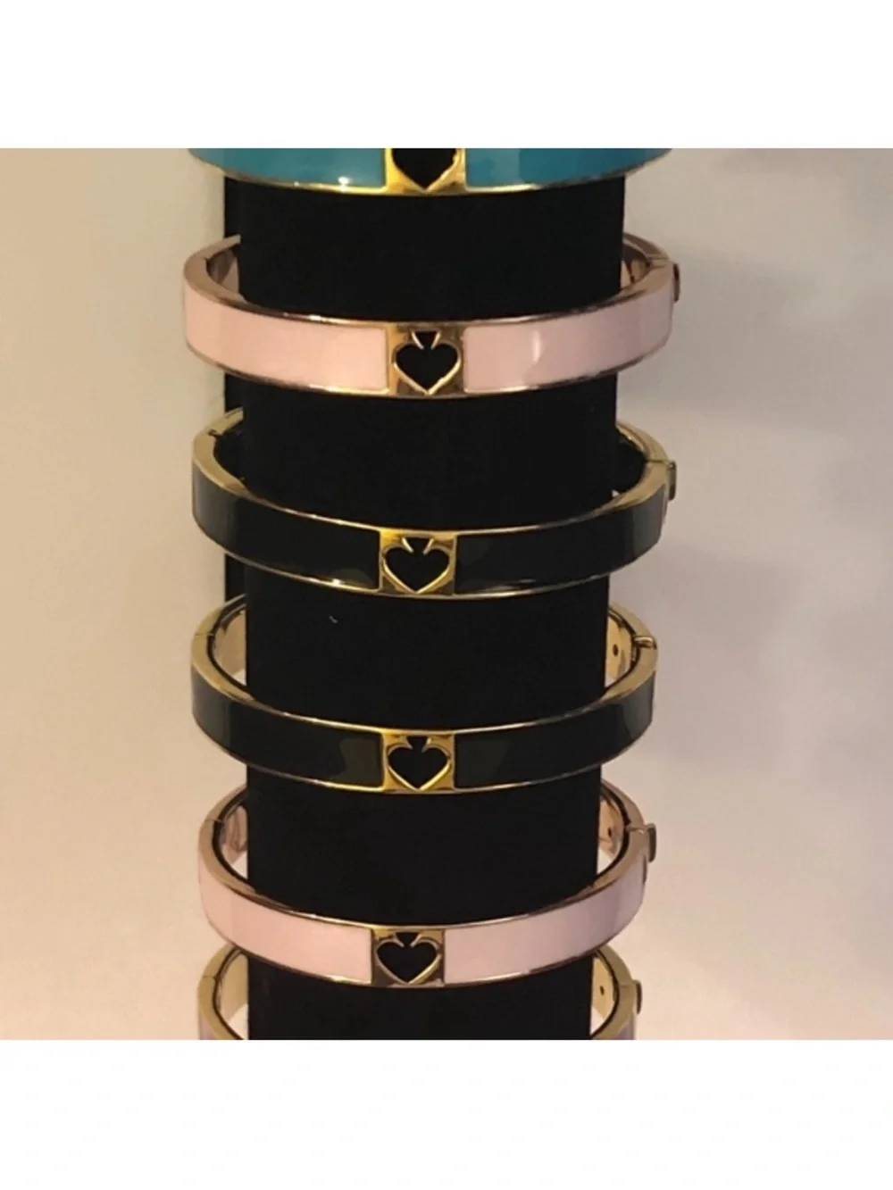 NWT~KATE SPADE~Spot the Spade Enamel Hinged Bangle